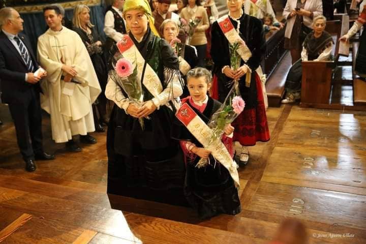entrega de flores en el palacio de navarra